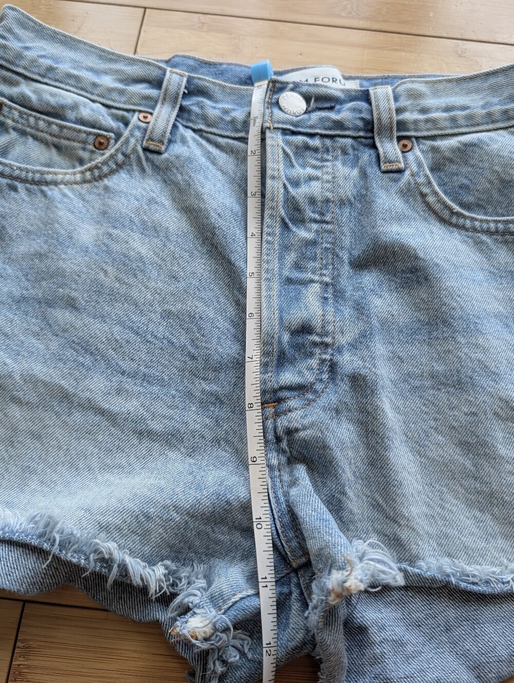 Aritzia Denim Forum Ex Boyfriend High-Rise Light Wash Denim Shorts - Picture 8 of 9